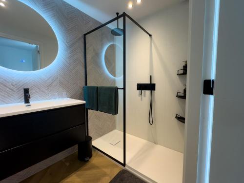 Bilik mandi di BnB Paradijs Oude Niedorp