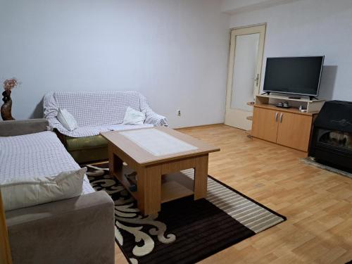 טלויזיה ו/או מרכז בידור ב-Sofija Apartment 2