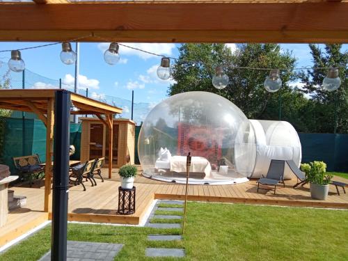 Zahrada ubytování Bubble Tent & Private Wellness Schloss Krugsdorf