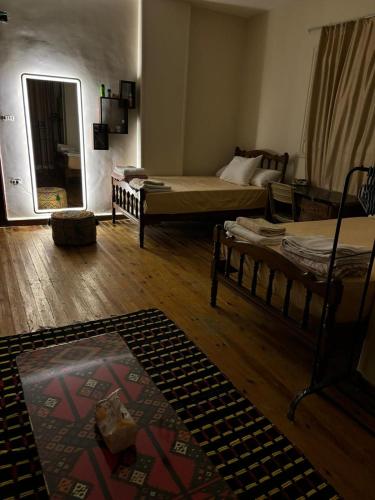 غرفة في مدينة نصر موقع متميز وسط المدينة للرجال فقط