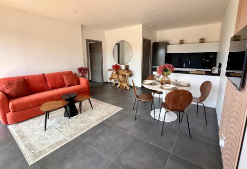 Kuchyň nebo kuchyňský kout v ubytování À Casetta Porticcio Spacieux T2 50m2 Neuf Terrasse & Jardin privatif à 3min des plus belles plages