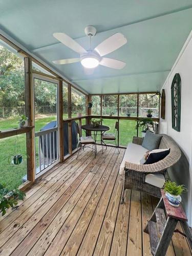 Fotografie z fotogalerie ubytování Casita Theresa- 5 min to downtown 15 min to beach v destinaci Charleston