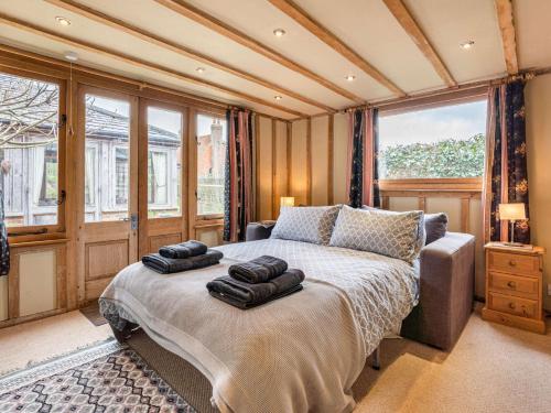 Katil atau katil-katil dalam bilik di 2 Bed in Goudhurst 56347