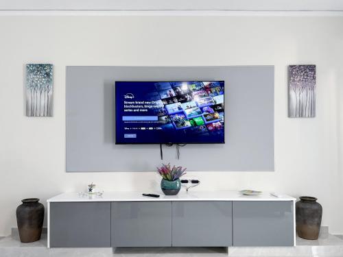 All Seasons Luxury Apartment