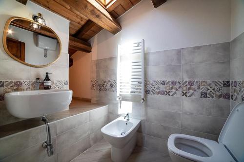 Ένα μπάνιο στο Appartamento elegante e moderno a 100 m dal Duomo