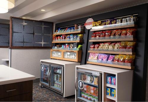 a convenience store with two refrigerators and a refrigerator at Hampton Inn San Diego/Del Mar in San Diego