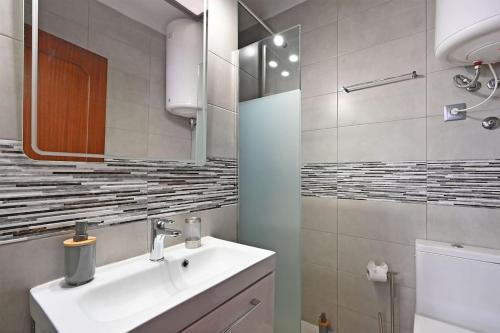 Bessa - Casinha Típica do Porto com dois quartos