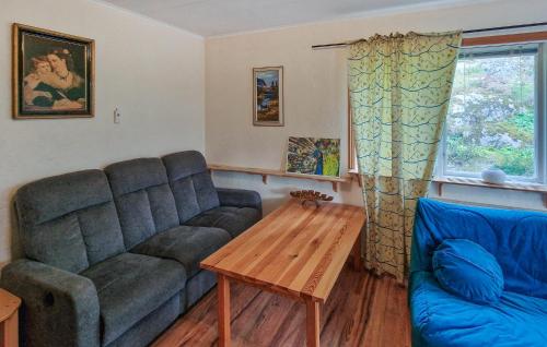 Posezení v ubytování 2 Bedroom Nice Home In Ankarsrum