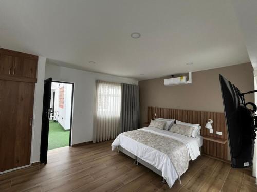 Ένα ή περισσότερα κρεβάτια σε δωμάτιο στο Florentina Living 401