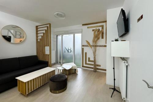 Spacieux appart terrasse métro hôpital 4pers wifi