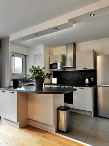 Appartement Avec Balcon Vue Sur La Défense