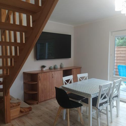 Domek całoroczny wsród jezior przy lesie