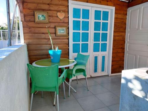 Patio nebo venkovní prostory v ubytování La Prairie, maison bois