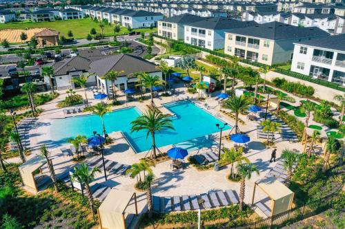 Stunning Home wPrivate Pool, minutes from Disney photo 24