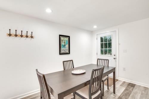 Gambar di galeri bagi Charming Pittsburgh Home - Walk to Riverfront! di Millvale
