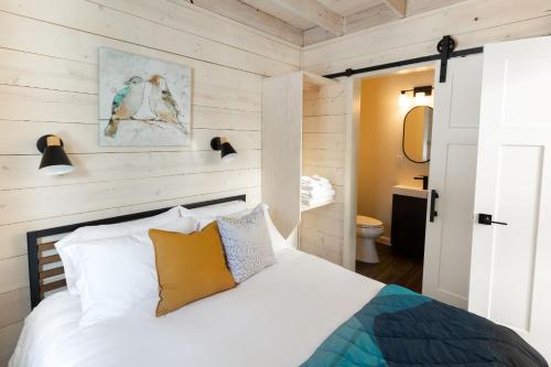 Cama o camas de una habitación en BlueWater BaseCamp