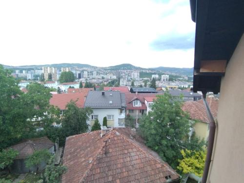 Nespecifikovaný výhled na hory nebo výhled na hory při pohledu z apartmánu