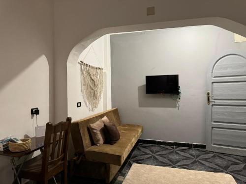 TV a/nebo společenská místnost v ubytování Cozy Studio in The Lighthouse Area