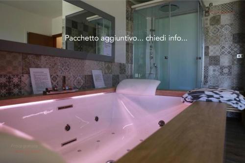 Un baño de Le Cromie Catignano