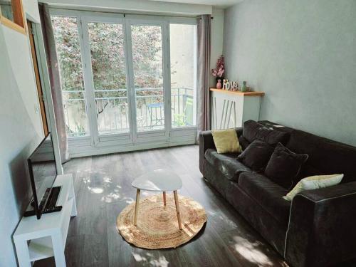 Joli F2 Gare Orléans avec parking privé et balcon Classe 3 étoiles