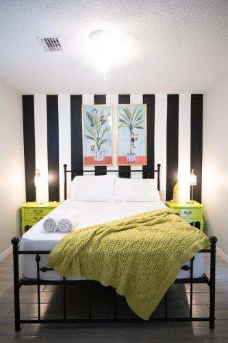 Luxury 4BR, Sleeps 12, Heated Pool, Near Universal Studios photo 25