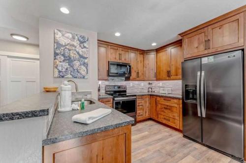 Køkken eller tekøkken på Carnelian Bay 3BR + Loft Near Beach & Trails