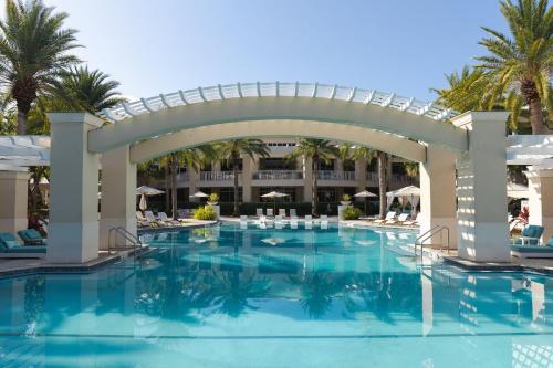 Bazén v ubytování Playa Largo Resort & Spa, Autograph Collection nebo v jeho okolí