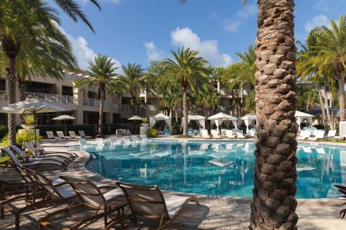 Bazén v ubytování Playa Largo Resort & Spa, Autograph Collection nebo v jeho okolí