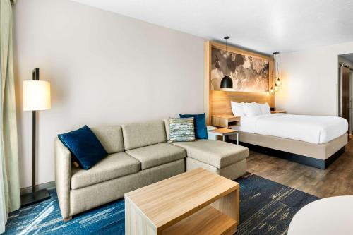 Postel nebo postele na pokoji v ubytování Best Western Plus Settlers Point