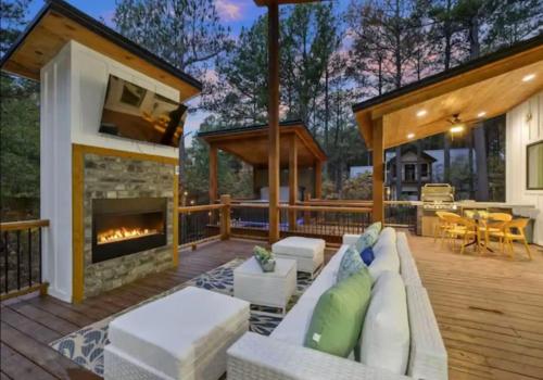Foto dalla galleria di LUXE Privacy at Gorgeous Broken Bow Cabin Home a Broken Bow