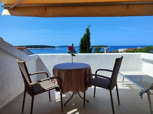 Božica -great location by the sea
