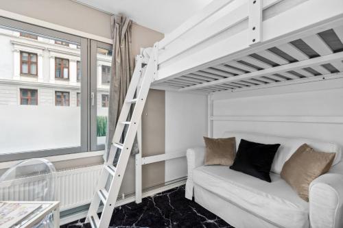 Posezení v ubytování Happy Days Relaxing room with smart solutions shared apartment with one other bedroom