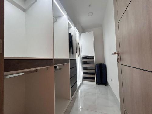 Η κουζίνα ή μικρή κουζίνα στο Departamento lujo Samborondon