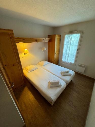 Grand Panorama 216 - 2 bed Apt, next to Bettex lift, sleeps 6
