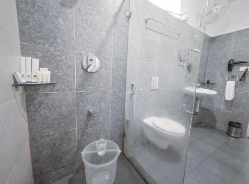 Salle de bains dans l'établissement Ibex Resorts, Valparai Mistly