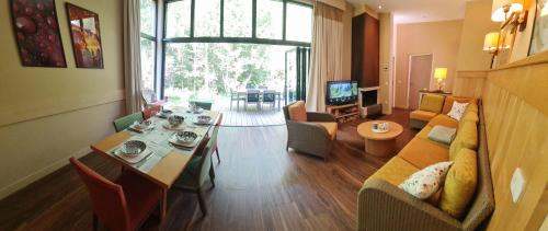 Hakuna Matata domaine des 3 forets-PMR-6 personnes sauna balneo