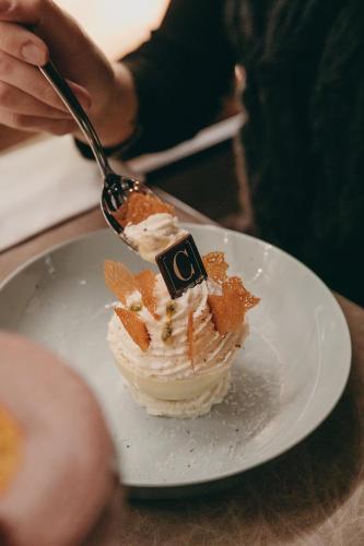 Makanan di atau berdekatan apartmen