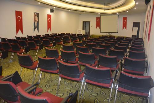 Zona business o sala de conferencias en Koç Otel Çankırı