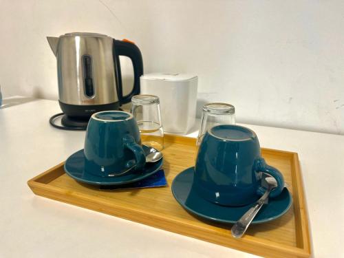 Utensilios para hacer té y café en Time B&B