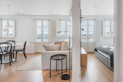 GuestReady - Riverview Douro Balcony