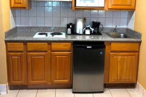 Country Inn & Suites by Radisson, San Jose International Airport, CA Image