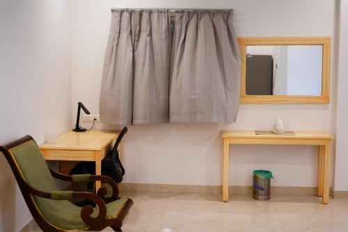Gambar di galeri bagi Enkay Service Apartments di Kondapur