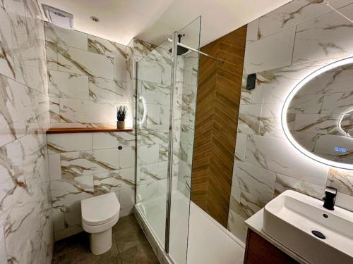 Ένα μπάνιο στο Hazelloft Apartment