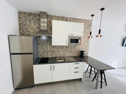 Dapur atau dapur kecil di Zulia Suites, Masca, Teide, Los Gigantes, Excursions, AC, Wifi-2