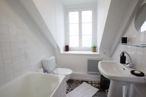 Photo de la galerie de l'établissement Jolie Maison de Pêcheur à Saint-Quay-Portrieux, à Saint-Quay-Portrieux