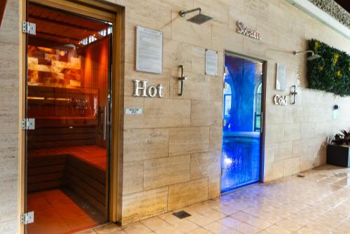 Fotografie z fotogalerie ubytování Rowton Hall Hotel and Spa v destinaci Chester