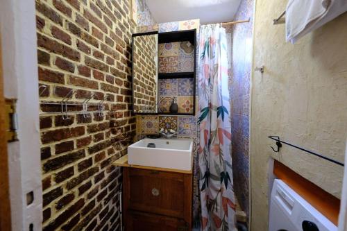 Et badeværelse på Rouen Hôtel de Ville - Chez Eric