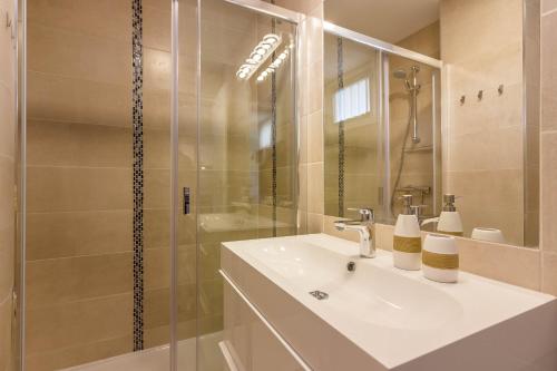 1BDR EL DORADO Ocean View Las Americas