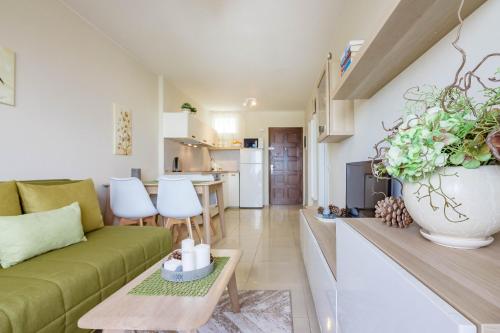 1BDR EL DORADO Ocean View Las Americas