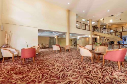 Część wypoczynkowa w obiekcie Mbale Resort Hotel
